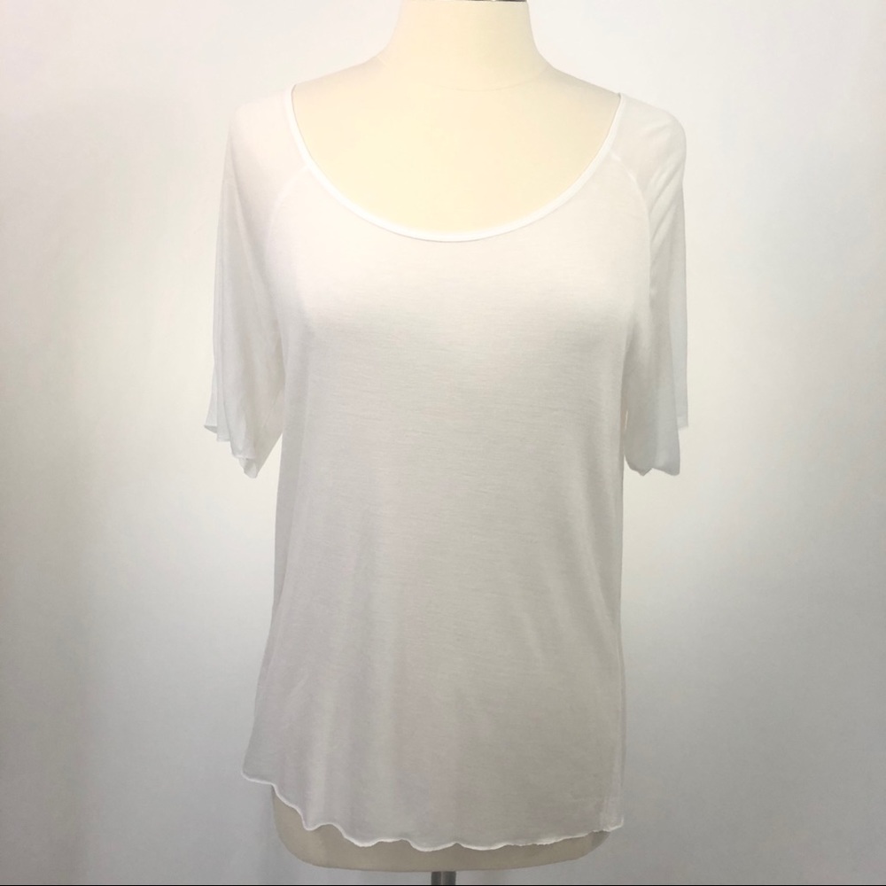 BCBGeneration White Scoop Neck Short Sleeve Tee M